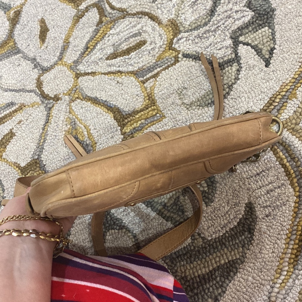 💕 Marc New York tan leather small shoulder bag 💕 - Picture 8 of 13